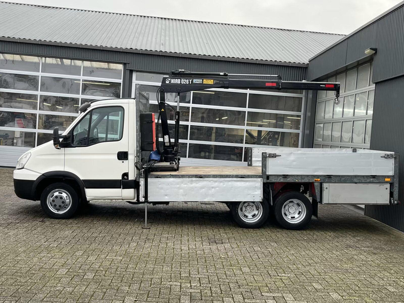Iveco Daily 40C17 - Flatbed truck + crane - Carrinha de caixa aberta: foto 5 Iveco Daily 40C17 - Flatbed truck + crane - Carrinha de caixa aberta: foto 5