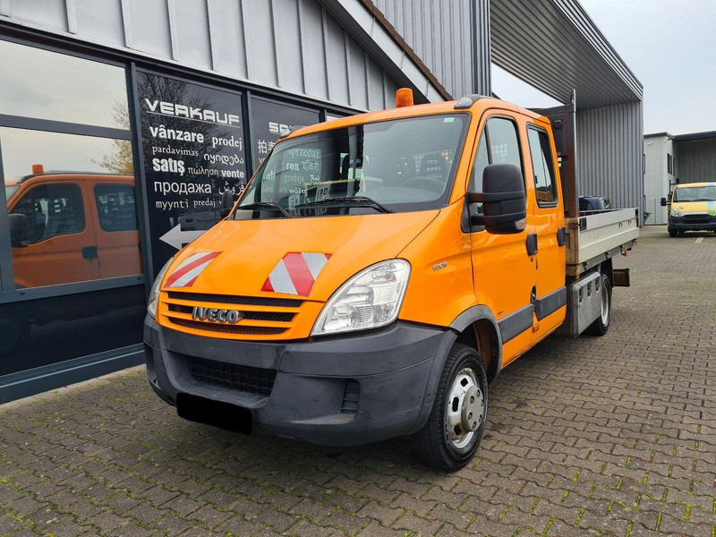Iveco Daily 50C15 Doka Flatbed + Crane Hummel GSK 500 - Camião de caixa aberta/ Plataforma, Camião grua: foto 1 Iveco Daily 50C15 Doka Flatbed + Crane Hummel GSK 500 - Camião de caixa aberta/ Plataforma, Camião grua: foto 1
