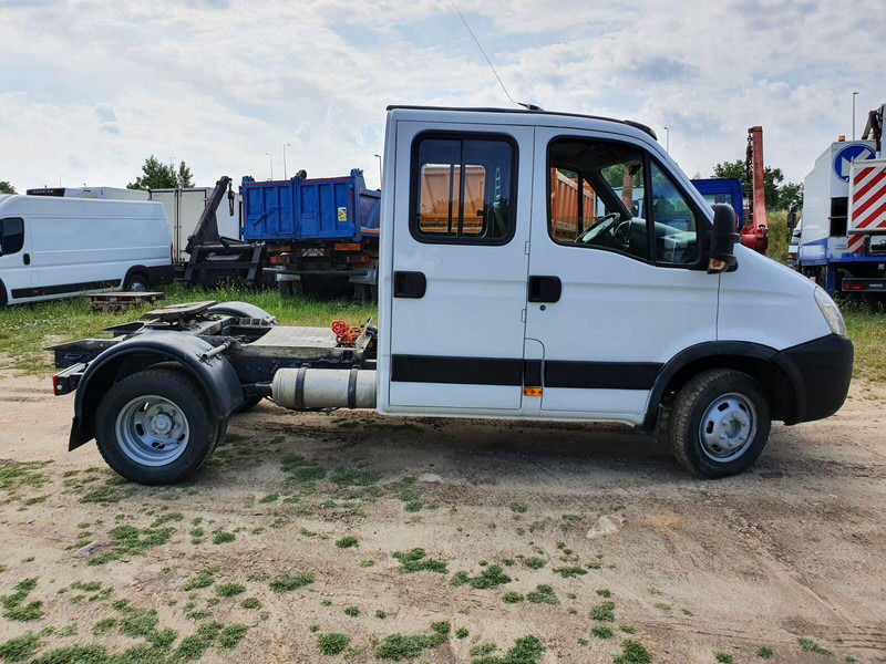 Iveco Daily 50C17 DOKA BE Mini Trekker - SZM - 3.5t - Camião tractor BE, Carrinha cabine dupla: foto 4 Iveco Daily 50C17 DOKA BE Mini Trekker - SZM - 3.5t - Camião tractor BE, Carrinha cabine dupla: foto 4