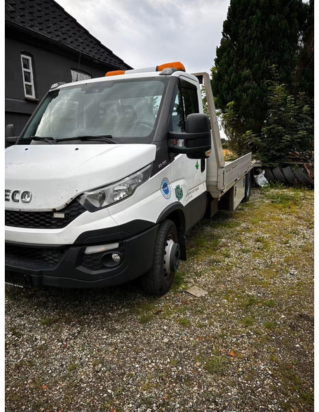 Iveco Daily 70C17 - Car transporter + crane - Camião transporte de veículos: foto 1 Iveco Daily 70C17 - Car transporter + crane - Camião transporte de veículos: foto 1