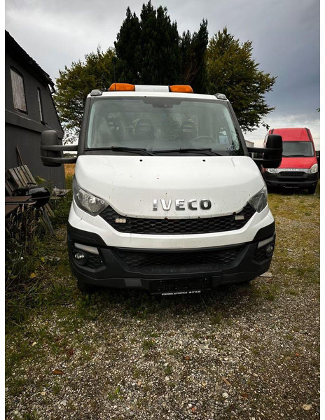 Iveco Daily 70C17 - Car transporter + crane - Camião transporte de veículos: foto 3 Iveco Daily 70C17 - Car transporter + crane - Camião transporte de veículos: foto 3