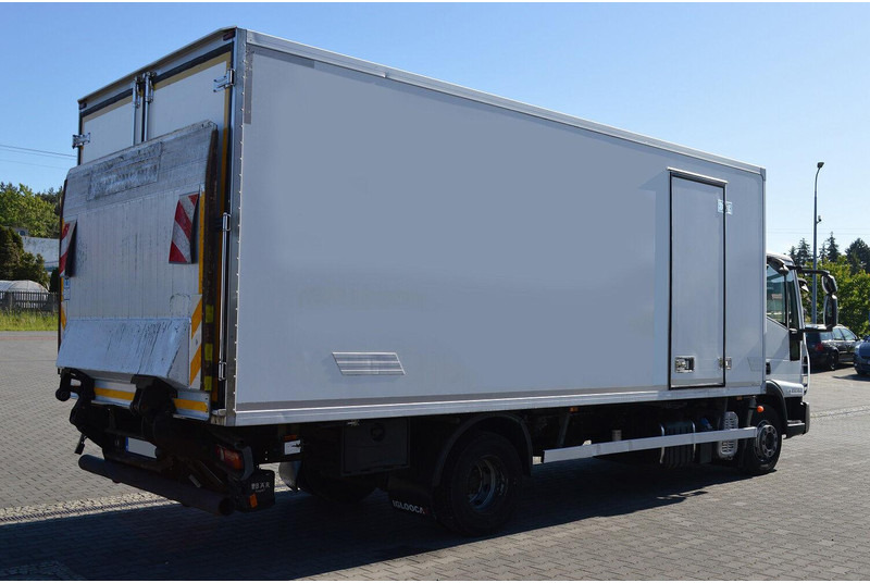 Iveco EUROCARGO 120EL18 REFRIGERATOR+LIFT SIDE DOOR - Camião frigorífico: foto 4 Iveco EUROCARGO 120EL18 REFRIGERATOR+LIFT SIDE DOOR - Camião frigorífico: foto 4