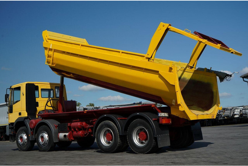 Iveco EUROTRAKKER 340 / 8x4 / TYLNOZSYPOWA / HYDROKLAPA / MANUAL - Camião basculante: foto 4 Iveco EUROTRAKKER 340 / 8x4 / TYLNOZSYPOWA / HYDROKLAPA / MANUAL - Camião basculante: foto 4