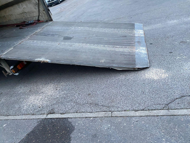 Locação financeira de Iveco EuroCargo 140E18 + Tail lift Iveco EuroCargo 140E18 + Tail lift: foto 14