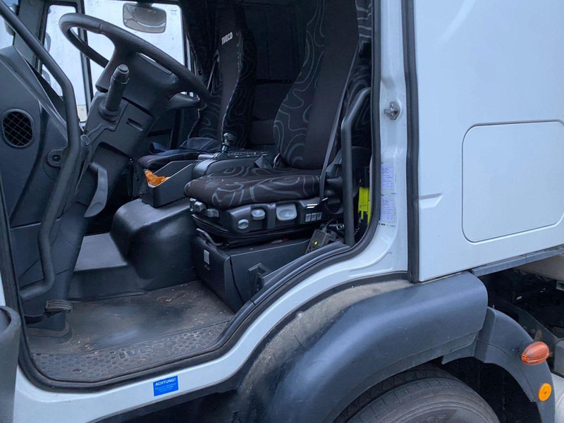 Locação financeira de Iveco EuroCargo 140E18 + Tail lift Iveco EuroCargo 140E18 + Tail lift: foto 18