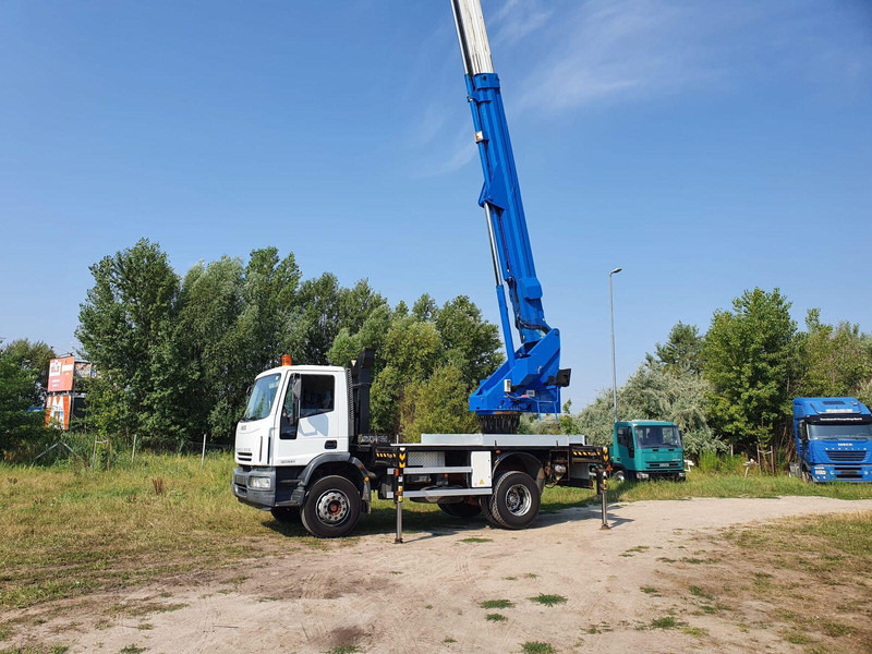 Iveco Eurocargo ML 180 E 24 - Bizocchi KJF 320 lifting basket 32 m - Caminhão com plataforma aérea: foto 2 Iveco Eurocargo ML 180 E 24 - Bizocchi KJF 320 lifting basket 32 m - Caminhão com plataforma aérea: foto 2