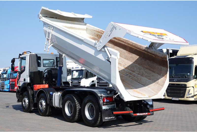 Iveco STRALIS X-WAY 480 / 8x4 / WYWROTKA TYLNOZSYP + HYDROKLAPA / OPON - Camião basculante: foto 2 Iveco STRALIS X-WAY 480 / 8x4 / WYWROTKA TYLNOZSYP + HYDROKLAPA / OPON - Camião basculante: foto 2