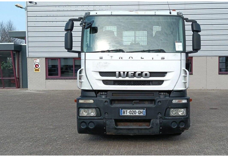 Iveco TGA 33.480 - Machine transporter - Camião transporte de veículos: foto 2 Iveco TGA 33.480 - Machine transporter - Camião transporte de veículos: foto 2