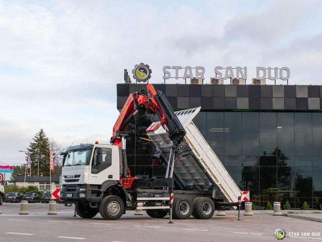 Iveco TRAKKER 360 6x6 PALFINGER PK 36002 Crane Kipper - Camião basculante, Camião grua: foto 1 Iveco TRAKKER 360 6x6 PALFINGER PK 36002 Crane Kipper - Camião basculante, Camião grua: foto 1