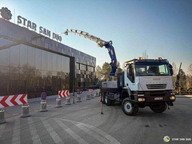 Iveco TRAKKER 450 6x6 PM41S FLY JIB Crane Kipper - Camião de caixa aberta/ Plataforma, Camião grua: foto 3 Iveco TRAKKER 450 6x6 PM41S FLY JIB Crane Kipper - Camião de caixa aberta/ Plataforma, Camião grua: foto 3