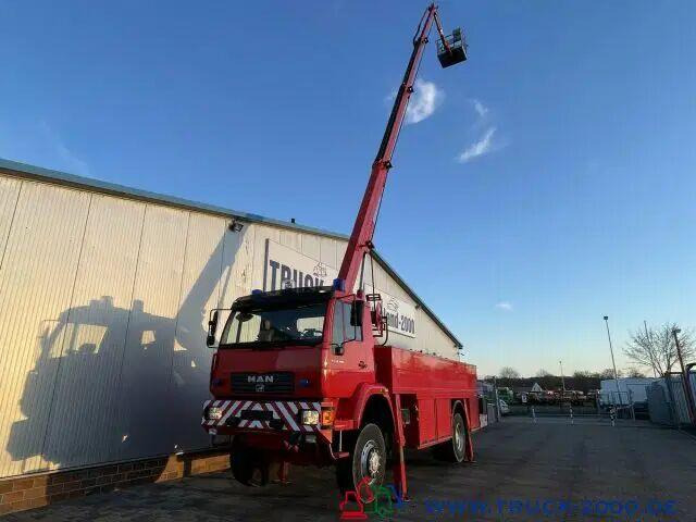 MAN 18.280 4x4 - Fire truck+lifting basket - Carro de bombeiro: foto 1 MAN 18.280 4x4 - Fire truck+lifting basket - Carro de bombeiro: foto 1