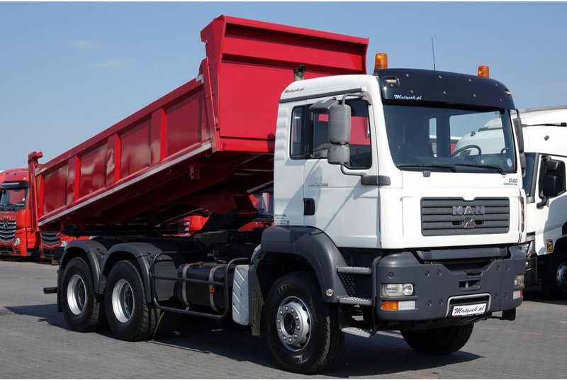 MAN TGA 33.390 / 6X4 / WYWROTKA 2 STRONNA / HYDROBURTA / MANUAL / SP - Camião basculante: foto 5 MAN TGA 33.390 / 6X4 / WYWROTKA 2 STRONNA / HYDROBURTA / MANUAL / SP - Camião basculante: foto 5