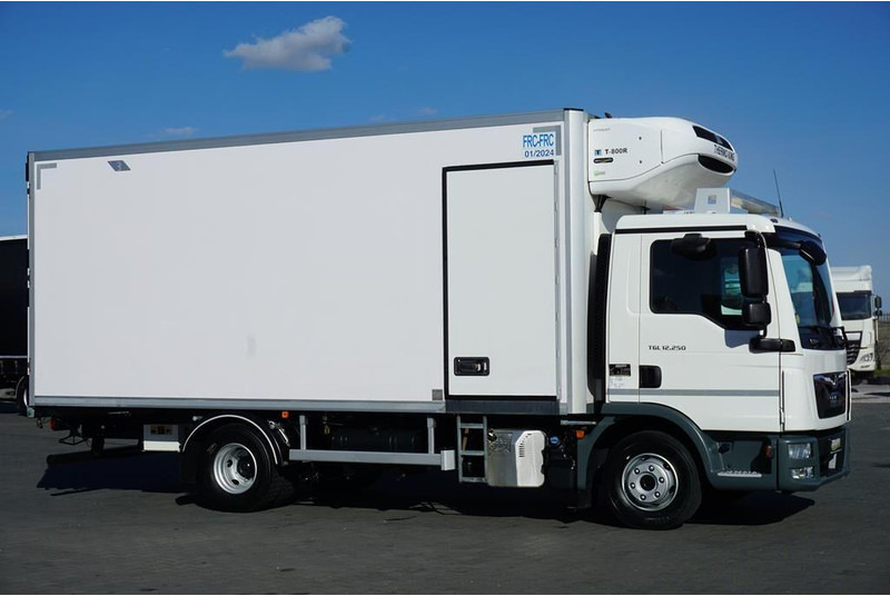 MAN TGL 12.250 / ACC / EURO 6 / CHŁODNIA / 2 KOMOROWA - Camião frigorífico: foto 4 MAN TGL 12.250 / ACC / EURO 6 / CHŁODNIA / 2 KOMOROWA - Camião frigorífico: foto 4