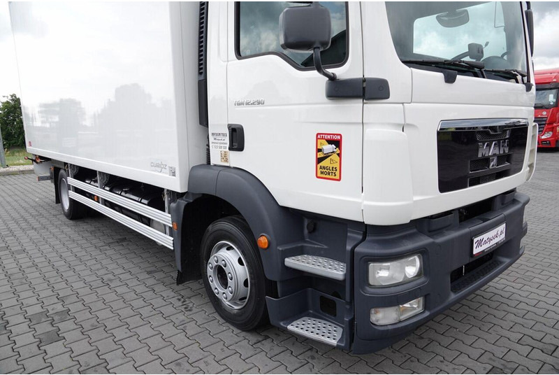 MAN TGM 12.290 / 4x2 / CHŁODNIA 6,5 M / AGREGAT THERMO KING T-600 R - Camião frigorífico: foto 5 MAN TGM 12.290 / 4x2 / CHŁODNIA 6,5 M / AGREGAT THERMO KING T-600 R - Camião frigorífico: foto 5