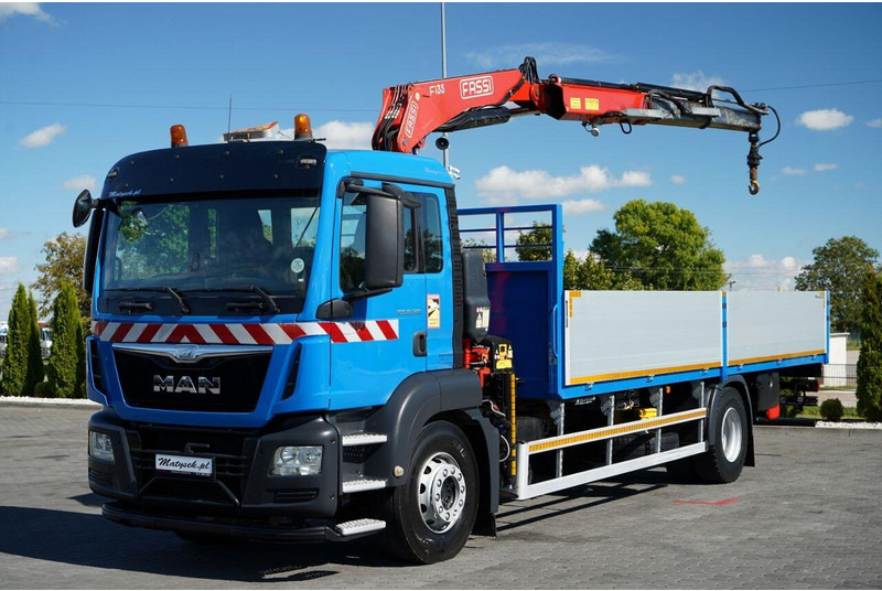 Camião de caixa aberta/ Plataforma, Camião grua MAN TGS 18.320 / 4x2 / BURTOWY - 6,8 M + HDS FASSI F135 / wysów : 8: foto 1