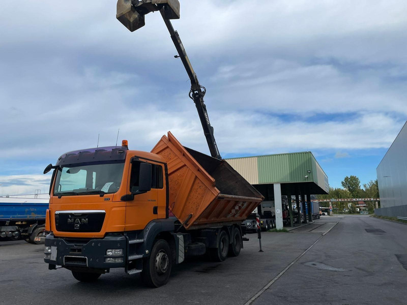MAN TGS 26.360 Tipper + Crane Jonsered J 1090 - Camião basculante, Camião grua: foto 4 MAN TGS 26.360 Tipper + Crane Jonsered J 1090 - Camião basculante, Camião grua: foto 4