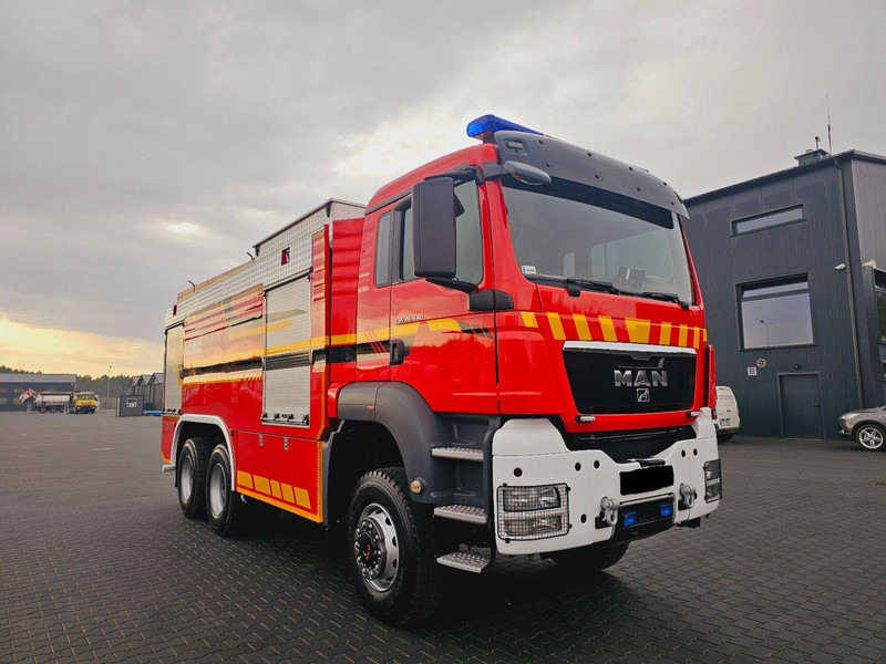 MAN TGS 26.440 Fire truck 6x6 - Carro de bombeiro: foto 2 MAN TGS 26.440 Fire truck 6x6 - Carro de bombeiro: foto 2