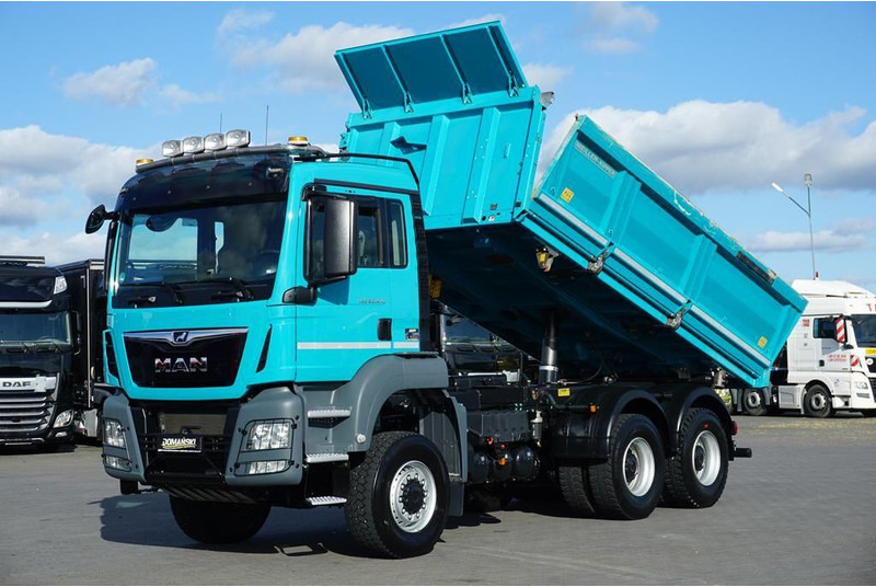 MAN TGS / 26.470 / E 6 / WYWROTKA / 6 X 6 / HYDROBURTA - Camião basculante: foto 1 MAN TGS / 26.470 / E 6 / WYWROTKA / 6 X 6 / HYDROBURTA - Camião basculante: foto 1