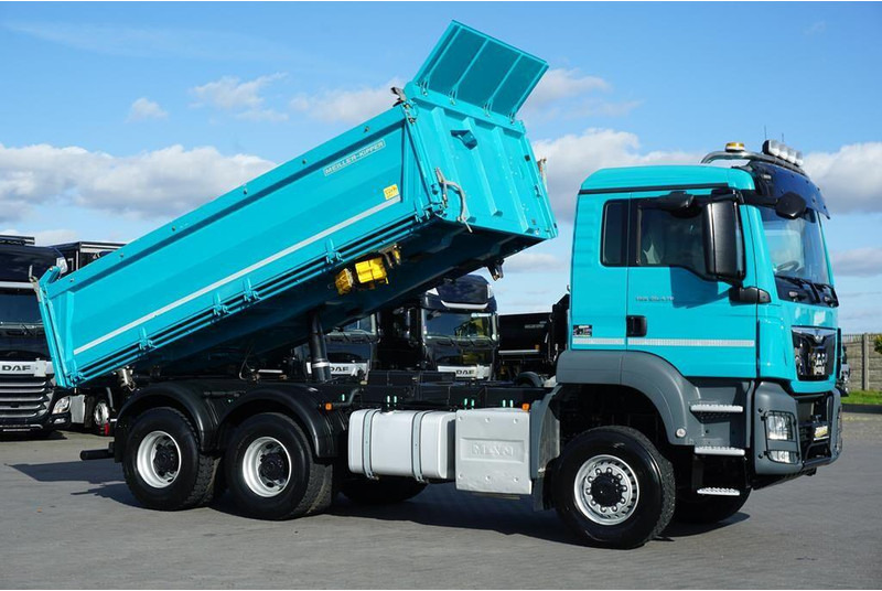 MAN TGS / 26.470 / E 6 / WYWROTKA / 6 X 6 / HYDROBURTA - Camião basculante: foto 4 MAN TGS / 26.470 / E 6 / WYWROTKA / 6 X 6 / HYDROBURTA - Camião basculante: foto 4