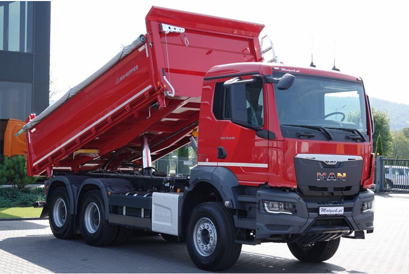 MAN TGS 33.440 / 6X4 / WYWROTKA 3 STRONNA / HYDROBURTA / BORDMATIC / - Camião basculante: foto 2 MAN TGS 33.440 / 6X4 / WYWROTKA 3 STRONNA / HYDROBURTA / BORDMATIC / - Camião basculante: foto 2