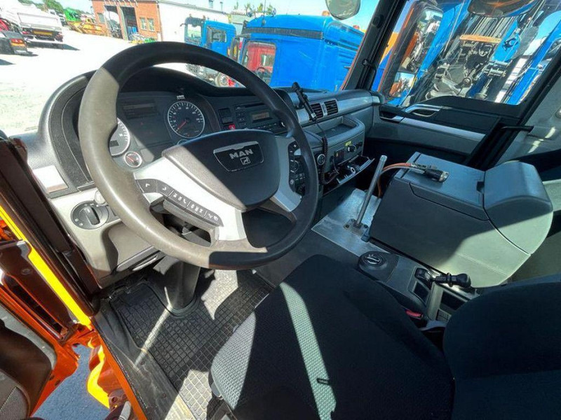 MAN TGS 33.440 AK 6x6 3-Way Tipper - Camião basculante: foto 5 MAN TGS 33.440 AK 6x6 3-Way Tipper - Camião basculante: foto 5