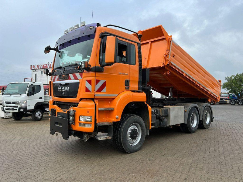 MAN TGS 33.440 AK 6x6 3-Way Tipper - Camião basculante: foto 1 MAN TGS 33.440 AK 6x6 3-Way Tipper - Camião basculante: foto 1