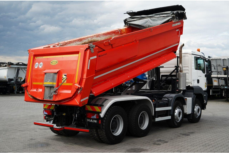 MAN TGS 35.460 / 8X4 / WYWROTKA TYLNOZSYPOWA / HYDROKLAPA / 2018 ROK - Camião basculante: foto 4 MAN TGS 35.460 / 8X4 / WYWROTKA TYLNOZSYPOWA / HYDROKLAPA / 2018 ROK - Camião basculante: foto 4