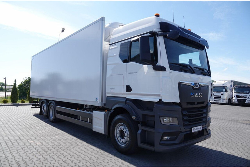 MAN TGX 26.520 / 6x2 / CHŁODNIA -8,6 M / AGREGAT THERMO KING T-1000R - Camião frigorífico: foto 3 MAN TGX 26.520 / 6x2 / CHŁODNIA -8,6 M / AGREGAT THERMO KING T-1000R - Camião frigorífico: foto 3