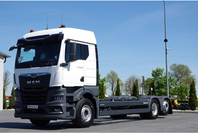 MAN TGX 26.520 / 6x2 / RAMA DŁ. 9,1M / OŚ PODNOSZONA / SKRĘTNA / DO - Camião chassi: foto 1 MAN TGX 26.520 / 6x2 / RAMA DŁ. 9,1M / OŚ PODNOSZONA / SKRĘTNA / DO - Camião chassi: foto 1