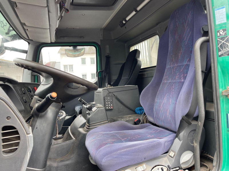 Mercedes-Benz 1833 Absetzkipper Bluetec 5 Klima 2 Hand Orig Km - Camião transportador de contêineres/ Caixa móvel, Camião grua: foto 5 Mercedes-Benz 1833 Absetzkipper Bluetec 5 Klima 2 Hand Orig Km - Camião transportador de contêineres/ Caixa móvel, Camião grua: foto 5