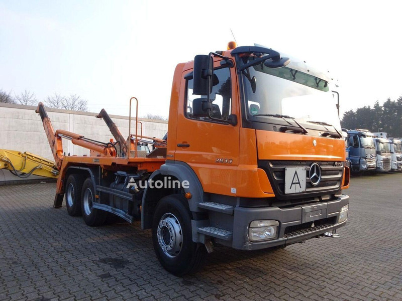 Mercedes-Benz 2633 Axor - Skip loader - Camião multibenne: foto 4 Mercedes-Benz 2633 Axor - Skip loader - Camião multibenne: foto 4