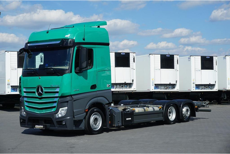 Mercedes-Benz ACTROS / 2548 / ACC / E 6 / MP 5 / MEGA / BDF 7,82 M / RETARDER - Camião transportador de contêineres/ Caixa móvel: foto 2 Mercedes-Benz ACTROS / 2548 / ACC / E 6 / MP 5 / MEGA / BDF 7,82 M / RETARDER - Camião transportador de contêineres/ Caixa móvel: foto 2