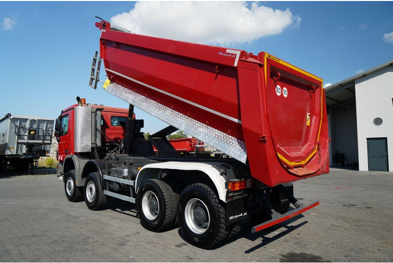 Mercedes-Benz ACTROS 4141 / 8X6 / WYWROTKA TYLNOZSYPOWA / MEILLER KIPPER 5.3M - Camião basculante: foto 5 Mercedes-Benz ACTROS 4141 / 8X6 / WYWROTKA TYLNOZSYPOWA / MEILLER KIPPER 5.3M - Camião basculante: foto 5