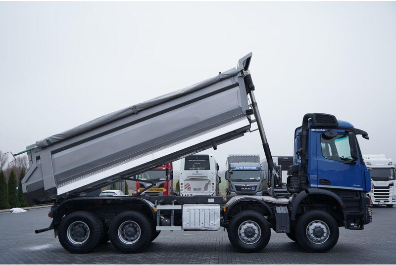 Mercedes-Benz ACTROS 4145 / 8X8 / WYWROTKA TYLNOZSYPOWA / KH-KIPPER 6 M / AUTO - Camião basculante: foto 5 Mercedes-Benz ACTROS 4145 / 8X8 / WYWROTKA TYLNOZSYPOWA / KH-KIPPER 6 M / AUTO - Camião basculante: foto 5