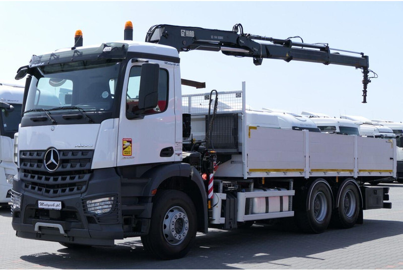 Mercedes-Benz AROCS 2633 - Camião de caixa aberta/ Plataforma, Camião grua: foto 1 Mercedes-Benz AROCS 2633 - Camião de caixa aberta/ Plataforma, Camião grua: foto 1