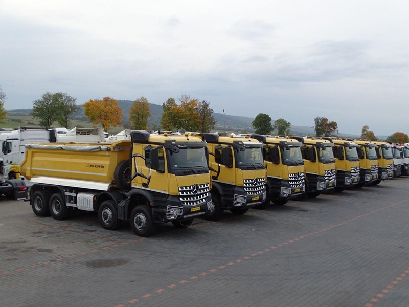 Mercedes-Benz AROCS 4145 / 8x8 / WYWROTKA TYLNOZSYPOWA / KH KIPPER / EURO 6 - Camião basculante: foto 4 Mercedes-Benz AROCS 4145 / 8x8 / WYWROTKA TYLNOZSYPOWA / KH KIPPER / EURO 6 - Camião basculante: foto 4