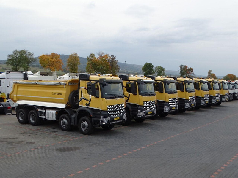 Mercedes-Benz AROCS 4145 / 8x8 / WYWROTKA TYLNOZSYPOWA / KH KIPPER / EURO 6 - Camião basculante: foto 3 Mercedes-Benz AROCS 4145 / 8x8 / WYWROTKA TYLNOZSYPOWA / KH KIPPER / EURO 6 - Camião basculante: foto 3