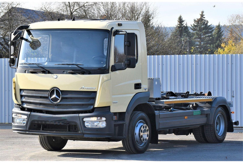 Mercedes-Benz ATEGO 1221 * ABROLLKIPPER * TOPZUSTAND - Camião polibenne: foto 4 Mercedes-Benz ATEGO 1221 * ABROLLKIPPER * TOPZUSTAND - Camião polibenne: foto 4