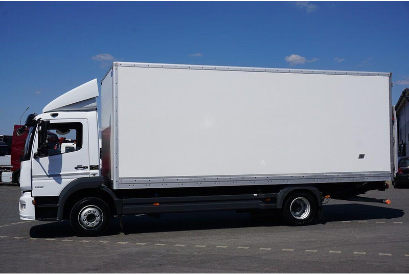 Mercedes-Benz ATEGO / 1221 / ACC / EURO 6 / KONTENER + WINDA / 17 PALET - Camião furgão: foto 3 Mercedes-Benz ATEGO / 1221 / ACC / EURO 6 / KONTENER + WINDA / 17 PALET - Camião furgão: foto 3