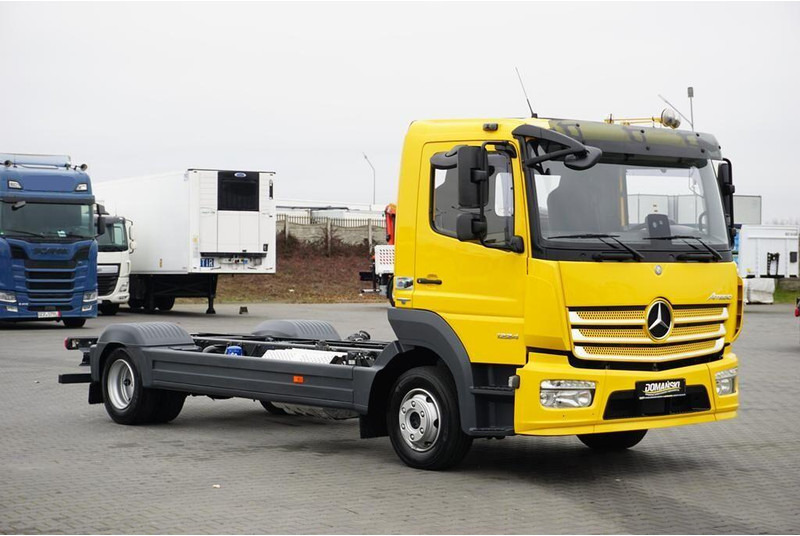 Mercedes-Benz ATEGO / 1224 / ACC / EURO 6 / PODWOZIE DO ZABUDOWY / DŁ. 4,8 M - Camião chassi: foto 1 Mercedes-Benz ATEGO / 1224 / ACC / EURO 6 / PODWOZIE DO ZABUDOWY / DŁ. 4,8 M - Camião chassi: foto 1