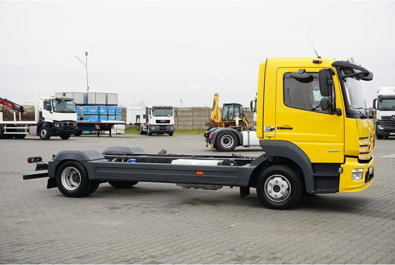 Mercedes-Benz ATEGO / 1224 / ACC / EURO 6 / PODWOZIE DO ZABUDOWY / DŁ. 4,8 M - Camião chassi: foto 4 Mercedes-Benz ATEGO / 1224 / ACC / EURO 6 / PODWOZIE DO ZABUDOWY / DŁ. 4,8 M - Camião chassi: foto 4