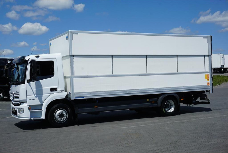 Mercedes-Benz ATEGO / 1524 / ACC / EURO 6 / IZOTERMA + WINDA / 16 PALET - Camião frigorífico: foto 3 Mercedes-Benz ATEGO / 1524 / ACC / EURO 6 / IZOTERMA + WINDA / 16 PALET - Camião frigorífico: foto 3