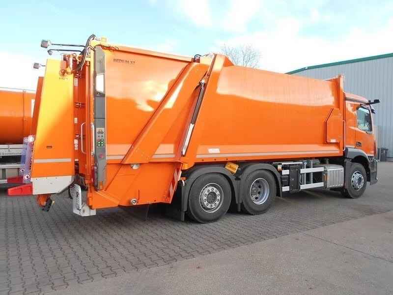Mercedes-Benz Actros 2536 - Garbage truck - Caminhão de lixo: foto 3 Mercedes-Benz Actros 2536 - Garbage truck - Caminhão de lixo: foto 3