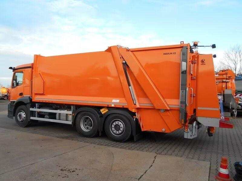 Mercedes-Benz Actros 2536 - Garbage truck - Caminhão de lixo: foto 4 Mercedes-Benz Actros 2536 - Garbage truck - Caminhão de lixo: foto 4