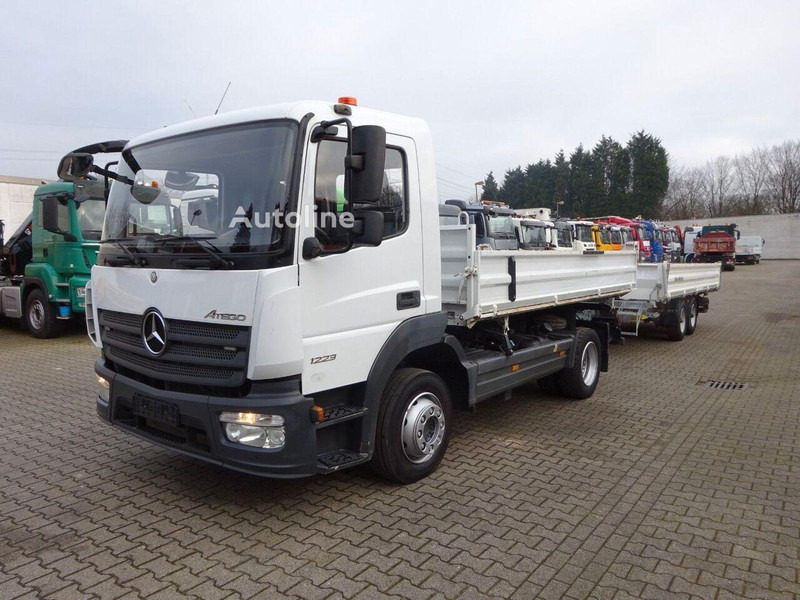 Mercedes-Benz Atego 1223 - 3 way tipper+semi-trailer - Camião basculante: foto 2 Mercedes-Benz Atego 1223 - 3 way tipper+semi-trailer - Camião basculante: foto 2