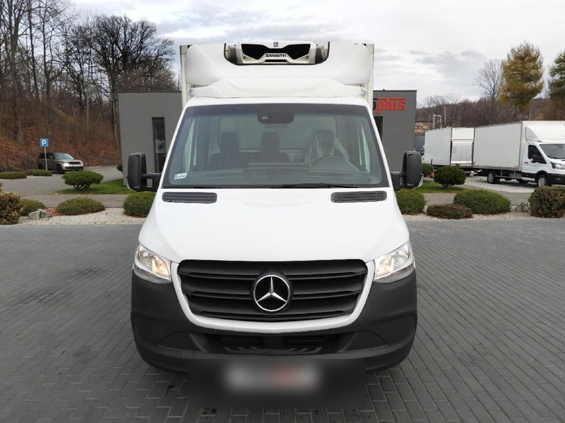 Mercedes-Benz SPRINTER 314 CHŁODNIA KONTENER -1*C TEMPOMAT NAWIGACJA KLIMATYZA - Carrinha frigorífica: foto 5 Mercedes-Benz SPRINTER 314 CHŁODNIA KONTENER -1*C TEMPOMAT NAWIGACJA KLIMATYZA - Carrinha frigorífica: foto 5