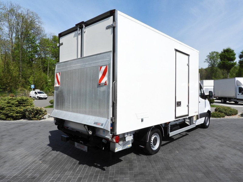 Mercedes-Benz SPRINTER 316 CHŁODNIA KONTENER 0*C WINDA 8 PALET TEMPOMAT PNEUMA - Camião frigorífico: foto 3 Mercedes-Benz SPRINTER 316 CHŁODNIA KONTENER 0*C WINDA 8 PALET TEMPOMAT PNEUMA - Camião frigorífico: foto 3