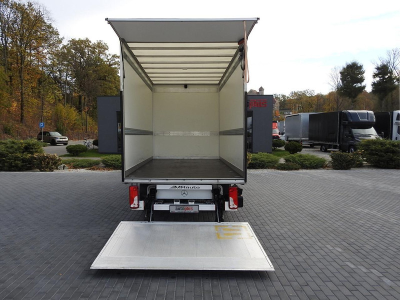 Carrinha de contentor Mercedes-Benz SPRINTER KONTENER WINDA 8 PALET KLIMATYZACJA  150KM [ 235920 ]: foto 11