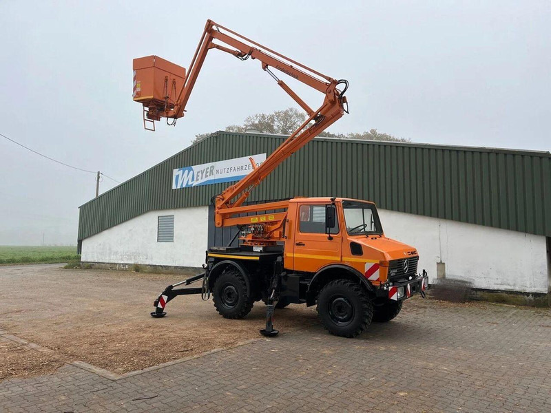 Mercedes-Benz Unimog 1200 4x4 - Lifting basket - Caminhão com plataforma aérea, Camião grua: foto 4 Mercedes-Benz Unimog 1200 4x4 - Lifting basket - Caminhão com plataforma aérea, Camião grua: foto 4