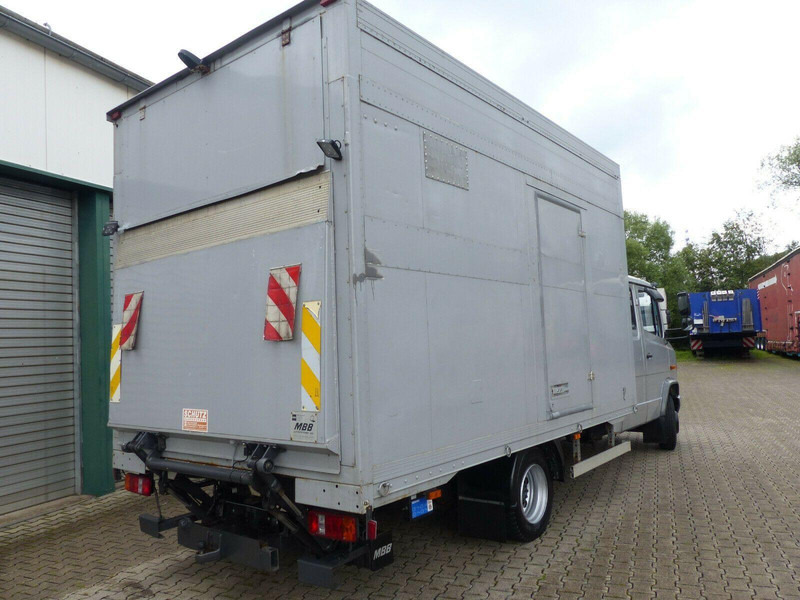 Mercedes-Benz Vario 818 Doka horse transporter + Tail lift - Camião de transporte de cavalos: foto 5 Mercedes-Benz Vario 818 Doka horse transporter + Tail lift - Camião de transporte de cavalos: foto 5